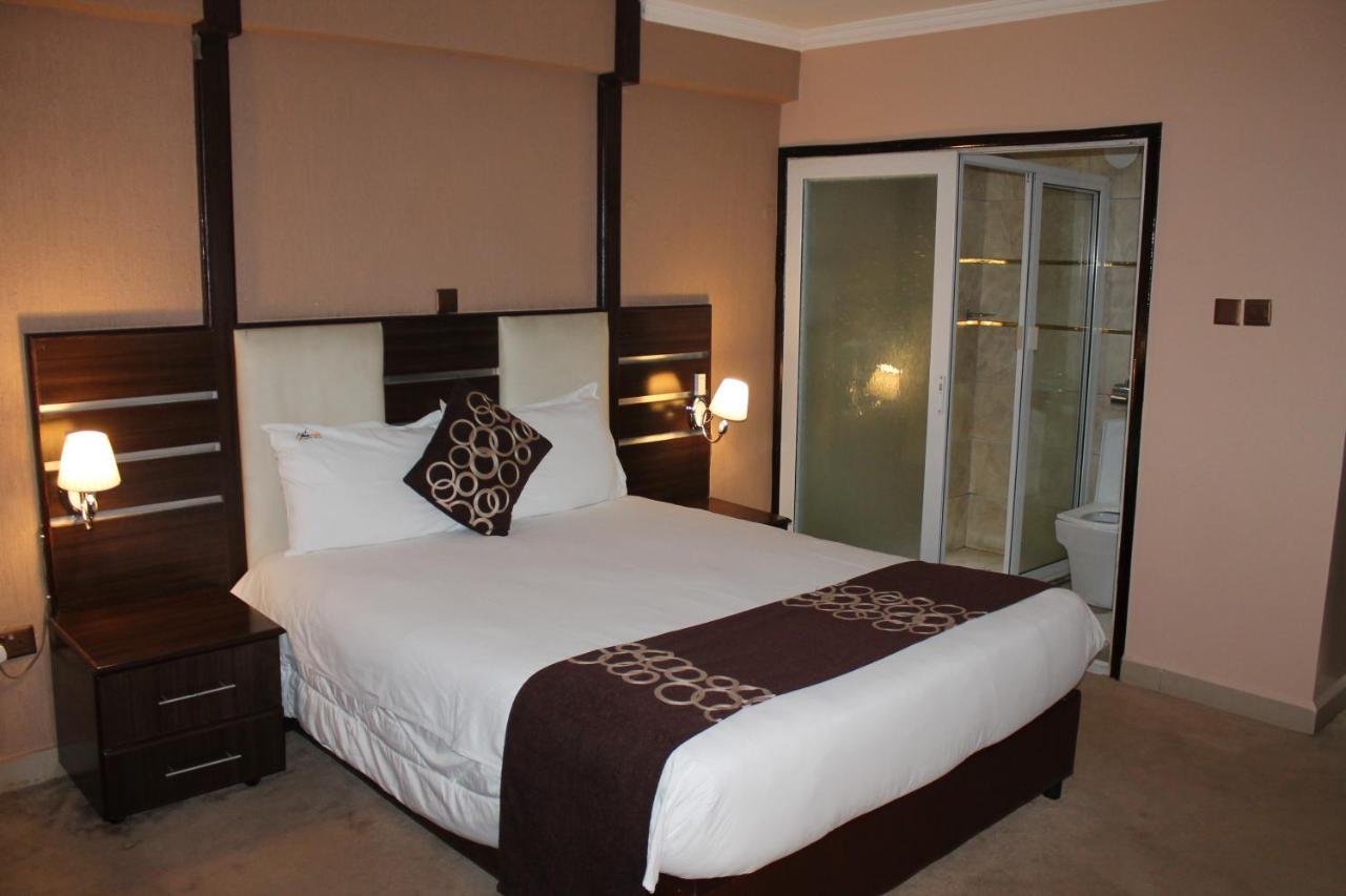 แอร์พอร์ต แลนดิ้ง โฮเต็ล Hotel ไนโรบี ภายนอก รูปภาพ
