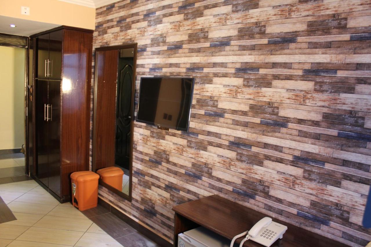 แอร์พอร์ต แลนดิ้ง โฮเต็ล Hotel ไนโรบี ภายนอก รูปภาพ