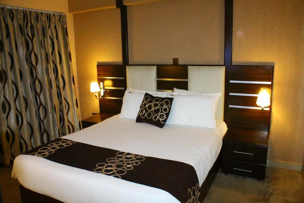 แอร์พอร์ต แลนดิ้ง โฮเต็ล Hotel ไนโรบี ภายนอก รูปภาพ