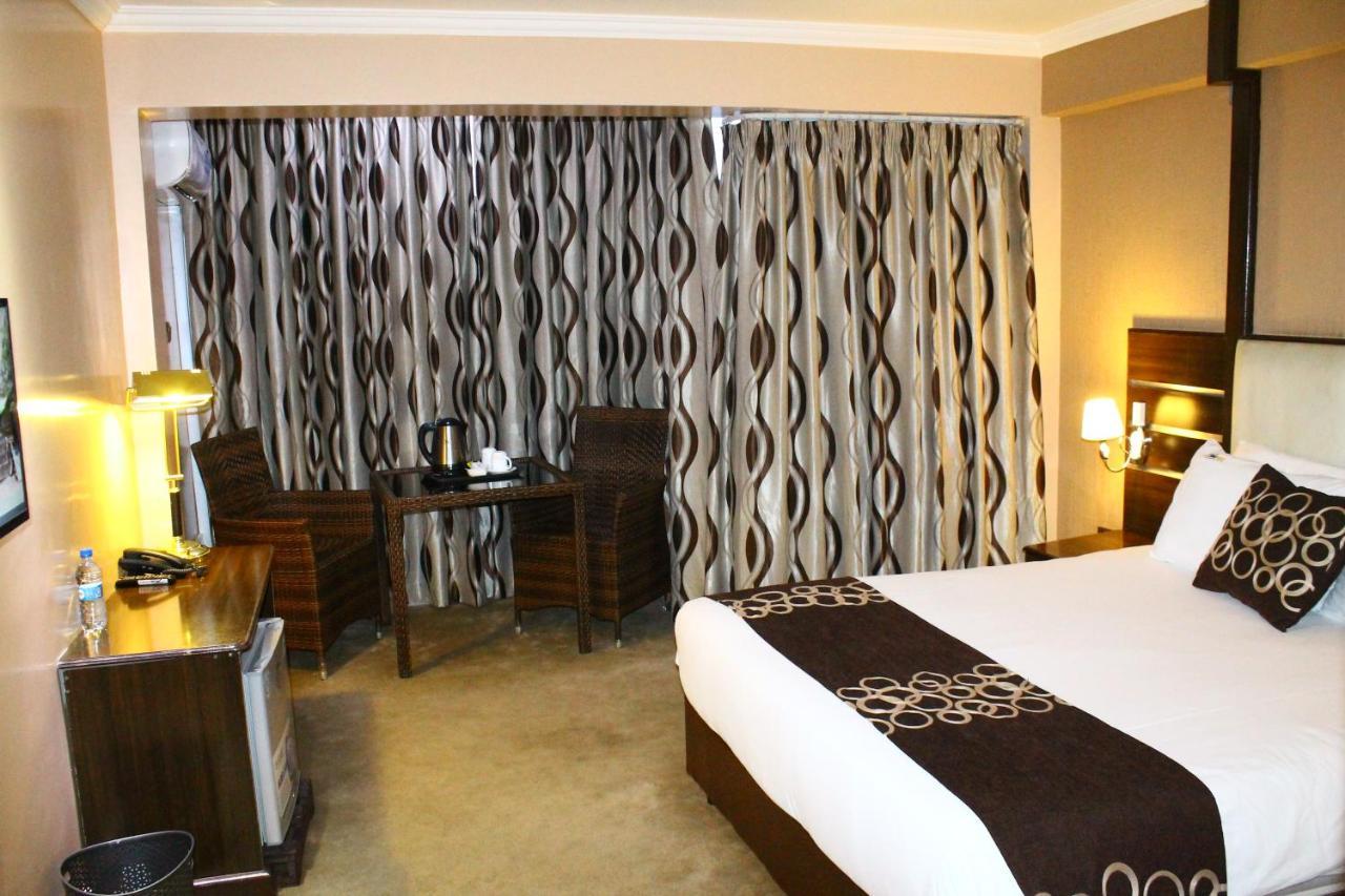 แอร์พอร์ต แลนดิ้ง โฮเต็ล Hotel ไนโรบี ภายนอก รูปภาพ