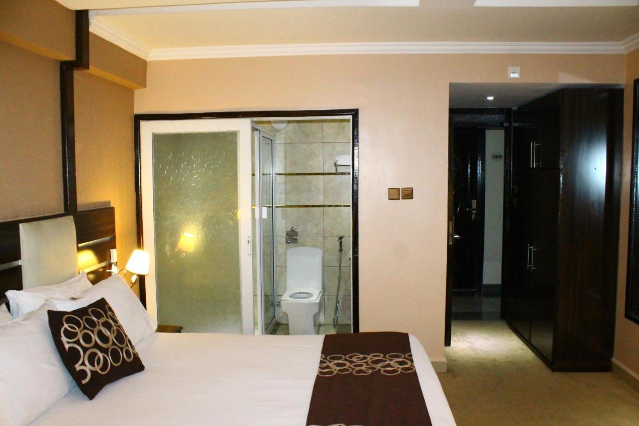 แอร์พอร์ต แลนดิ้ง โฮเต็ล Hotel ไนโรบี ภายนอก รูปภาพ